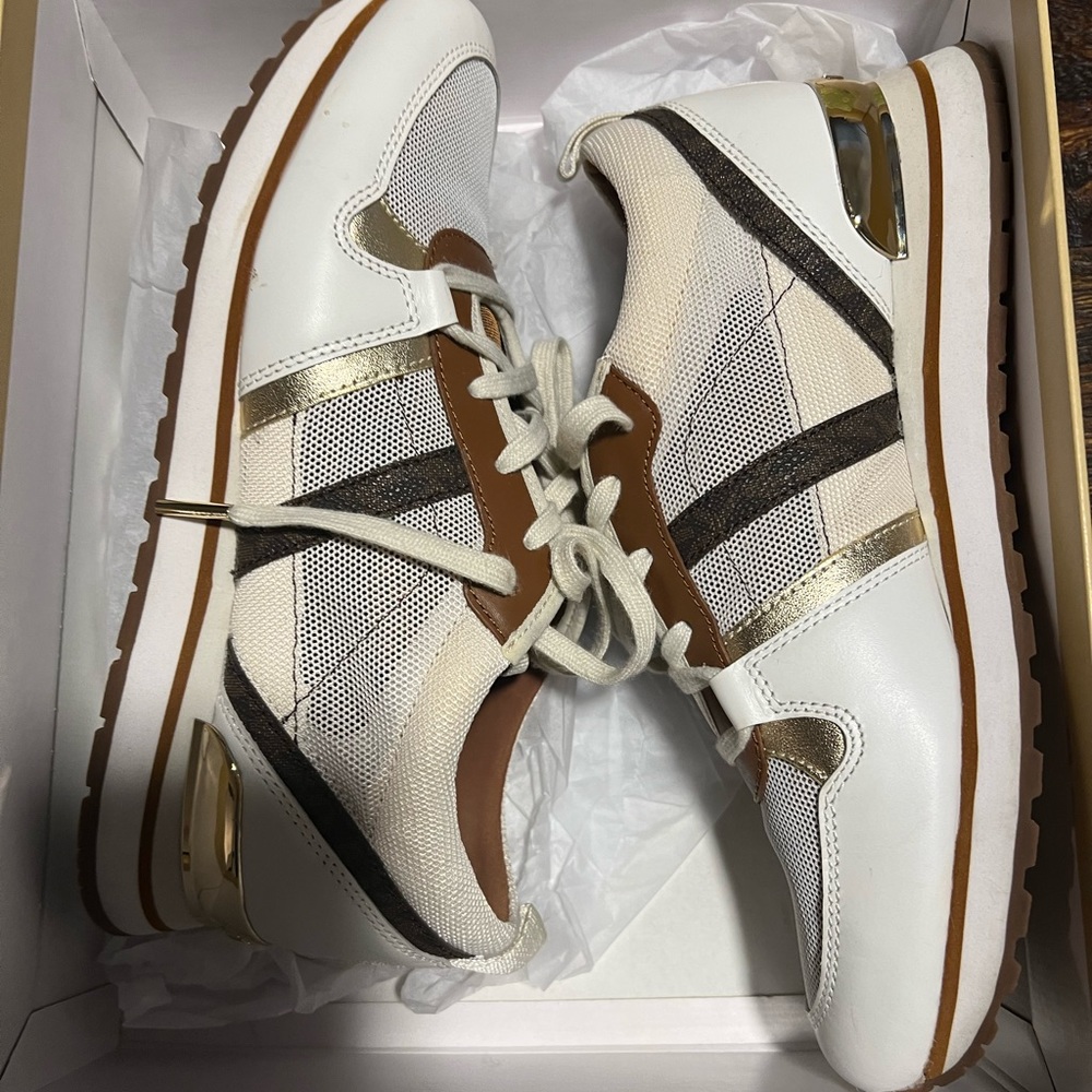 Michael kors dash trainer shoes size 8.5 M